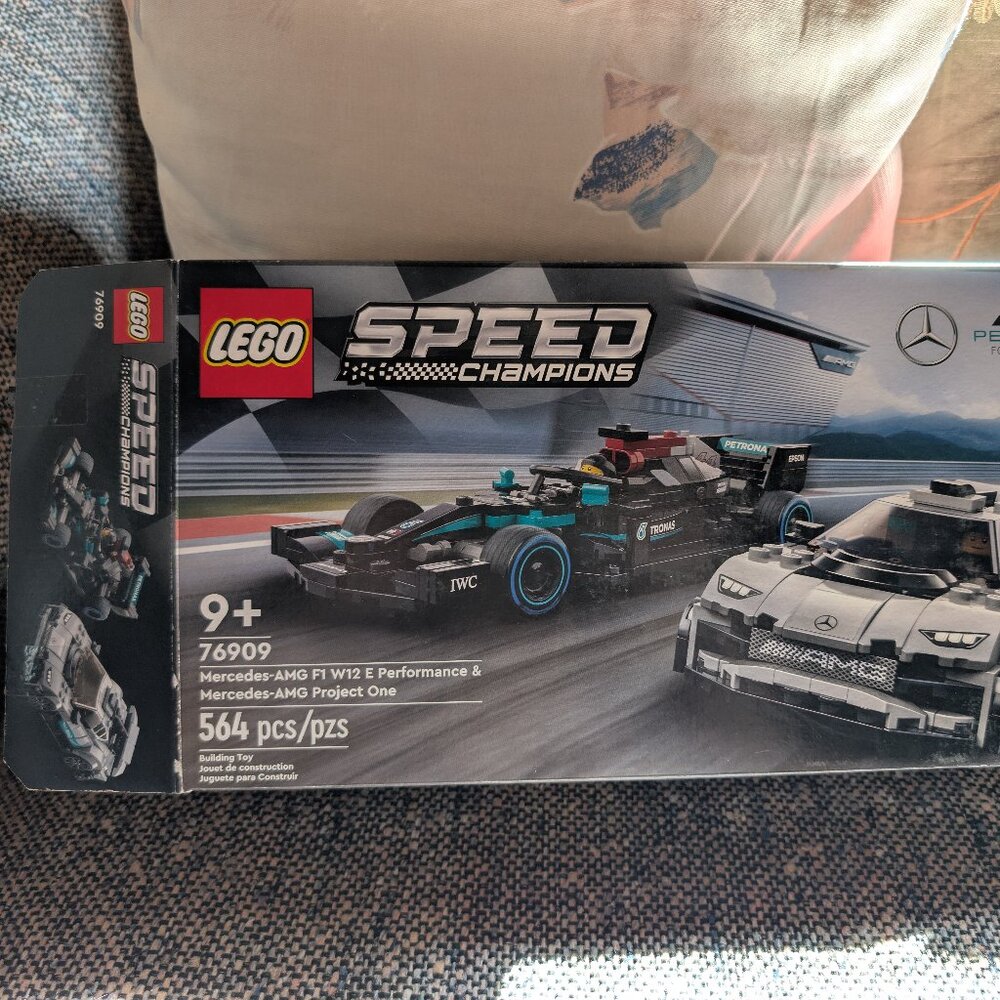 LEGO Speed Champions Mercedes-AMG F1 W12 E Performance & Mercedes-AMG Project On